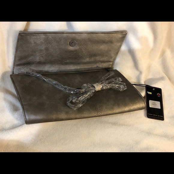 SOLD!!! Urban Expressions Vegan Leather Clutch - Picture 3 of 7